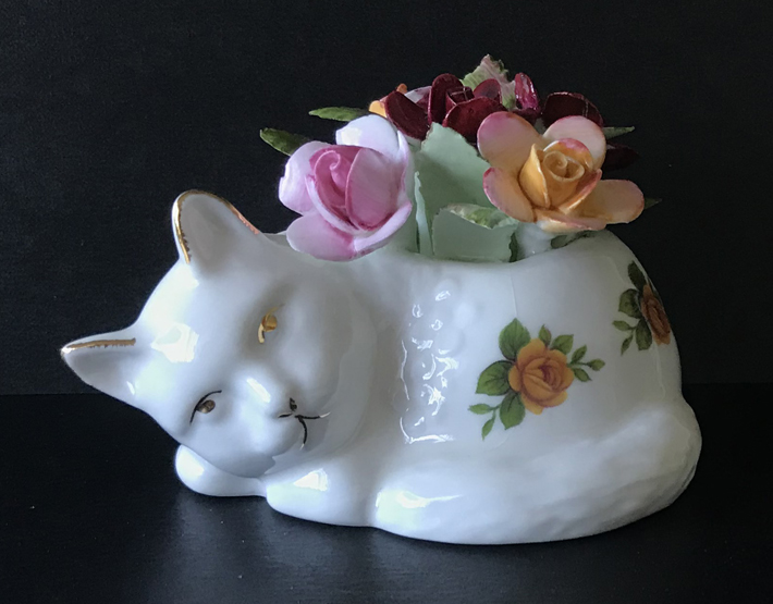 Royal Albert cat 949-715-0308